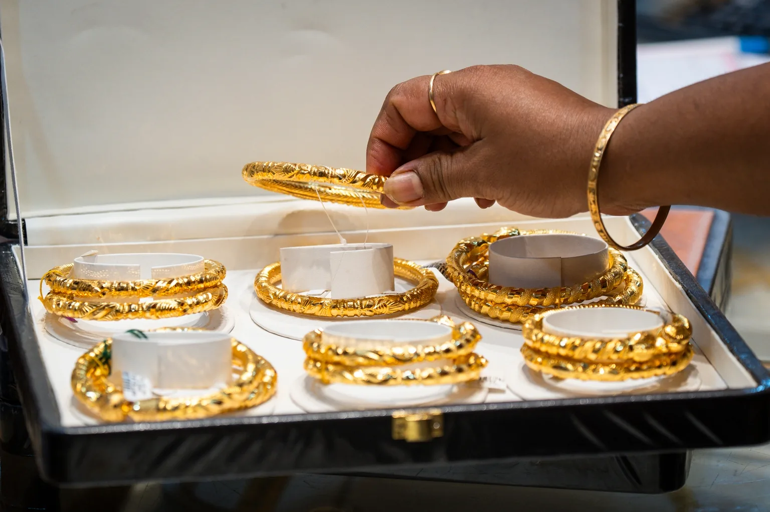 India’s Gold Market Thrives on Price Surge and Demand